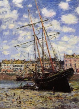 Barco durante la marea baja en Fecamp Claude Monet Pinturas al óleo